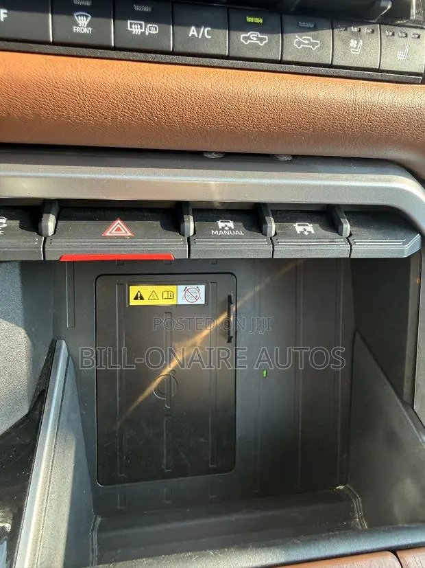 Toyota Tundra 1794 2022 Silver · Photo 1