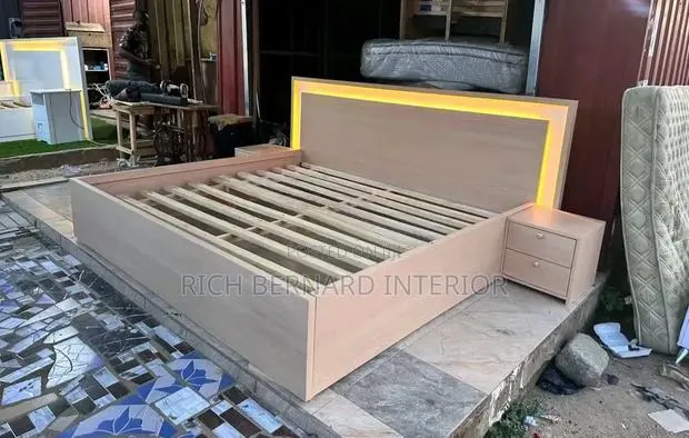 Lumina Max Queen Size Bed · Photo 1