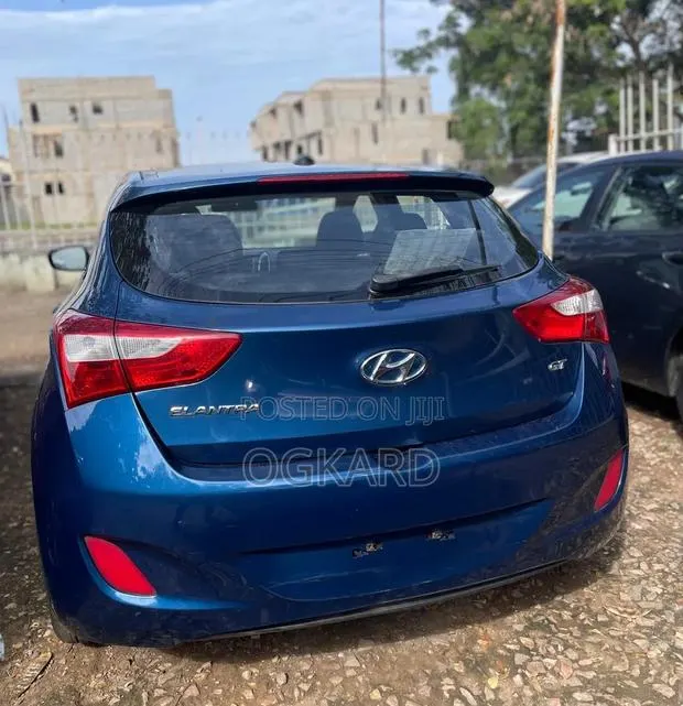 Hyundai Elantra Limited 4dr Sedan (1.8L 4cyl 6A) 2014 Blue · Photo 1
