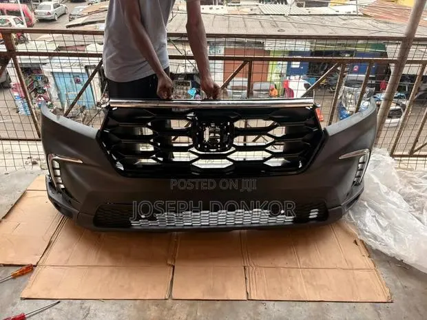Pilot Front Bumper Complete 2023,2024,2025 · Photo 1