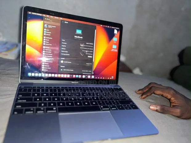 Laptop Apple MacBook 2017 16GB Intel Core i7 SSD 256GB · Photo 1