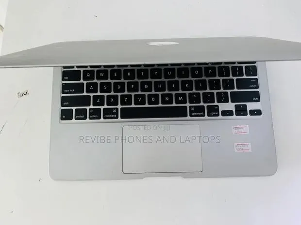 Laptop Apple MacBook Air 2014 4GB Intel Core i5 SSD 128GB · Photo 1