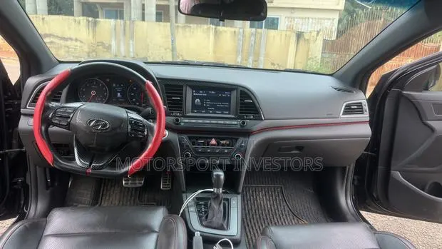 Hyundai Elantra Sport 2018 Black · Photo 1