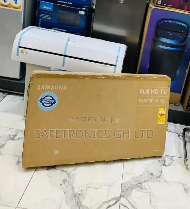 Ultra Sleek Samsung 43" Crystal Uhd U8000f Smart Tv (2025) · Photo 1