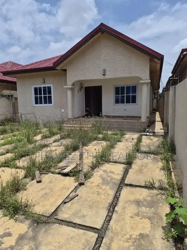 3bdrm House in Damas 2, Amasaman for sale · Photo 1