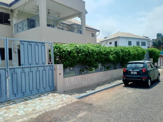 5bdrm Mansion in Cantonments for sale · Photo 1