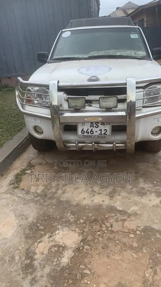 Nissan Frontier LE V6 Crew Cab 2004 White · Photo 1
