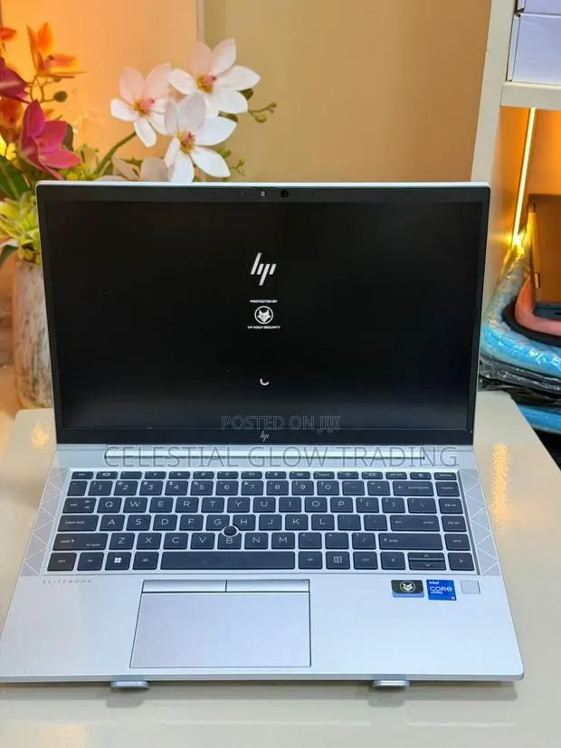 Laptop HP EliteBook 840 G8 8GB Intel Core i5 SSD 256GB · Photo 1