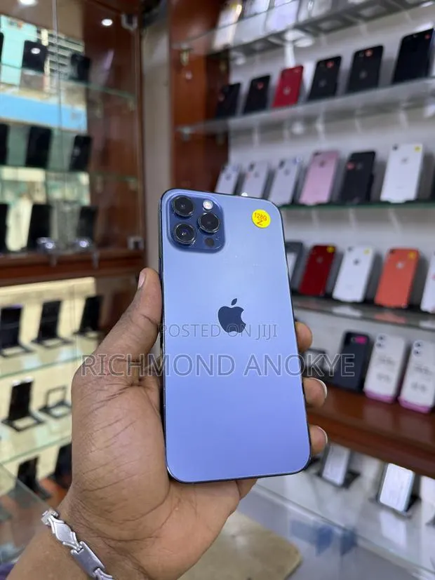 Apple iPhone 12 Pro Max 128 GB Blue · Photo 1