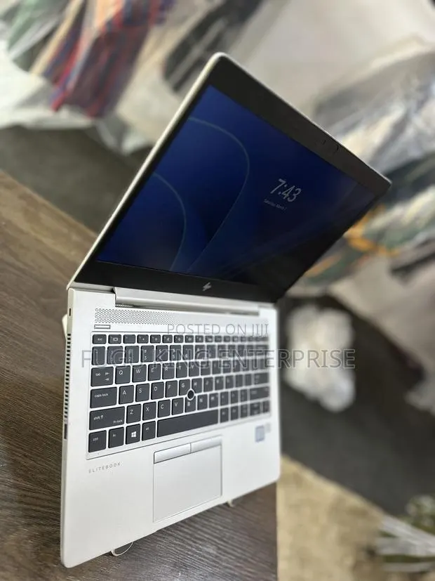 Laptop HP EliteBook 830 G6 8GB Intel Core i5 SSD 256GB · Photo 1