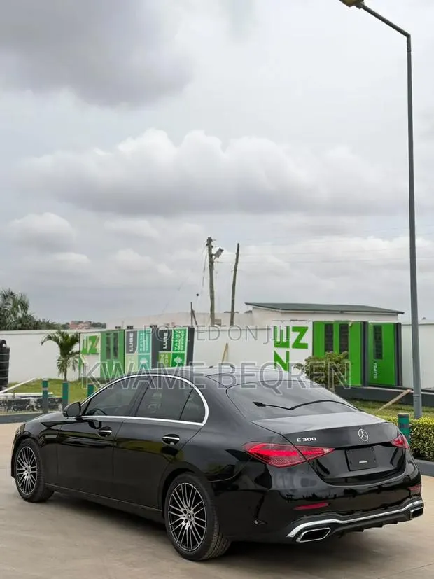 Mercedes-Benz C300 2022 Black · Photo 1