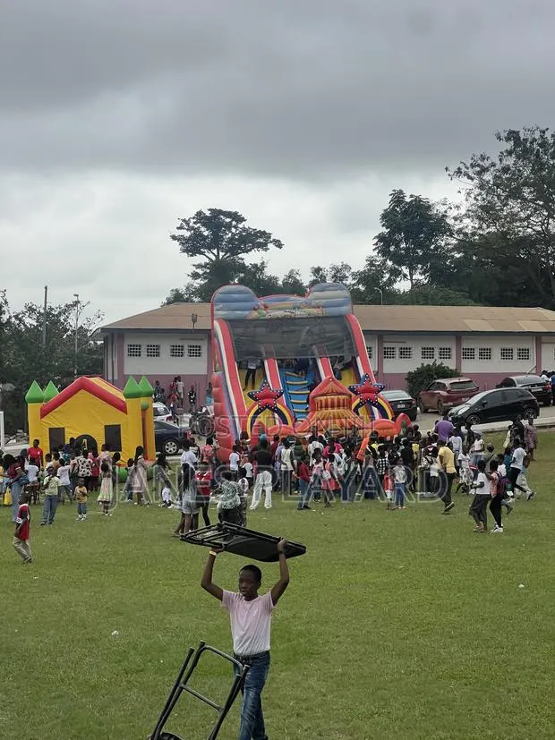 Circus Christmas Bouncy Castle · Photo 2
