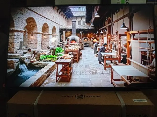 Samsung 43-Inch Smart Television With Clear Motion Display · Photo 1