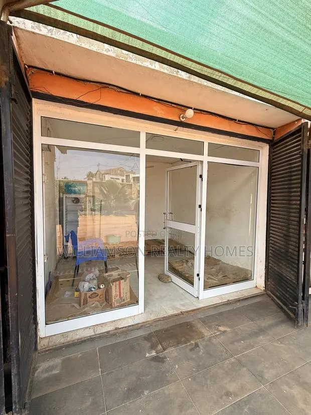 Road Side Shop/Store/Office Space/Showroom/Warehouse for Rent,spintex · Photo 1