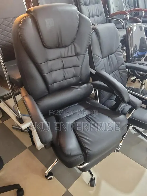 Executive High Back Office Swevil Chair · Photo 1