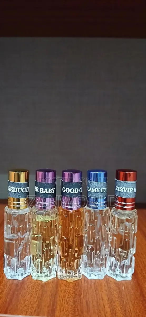 100%undiluted Perfume Oils. · Photo 1