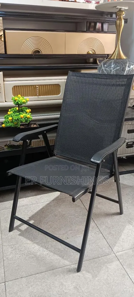 Folding Chair · Photo 1