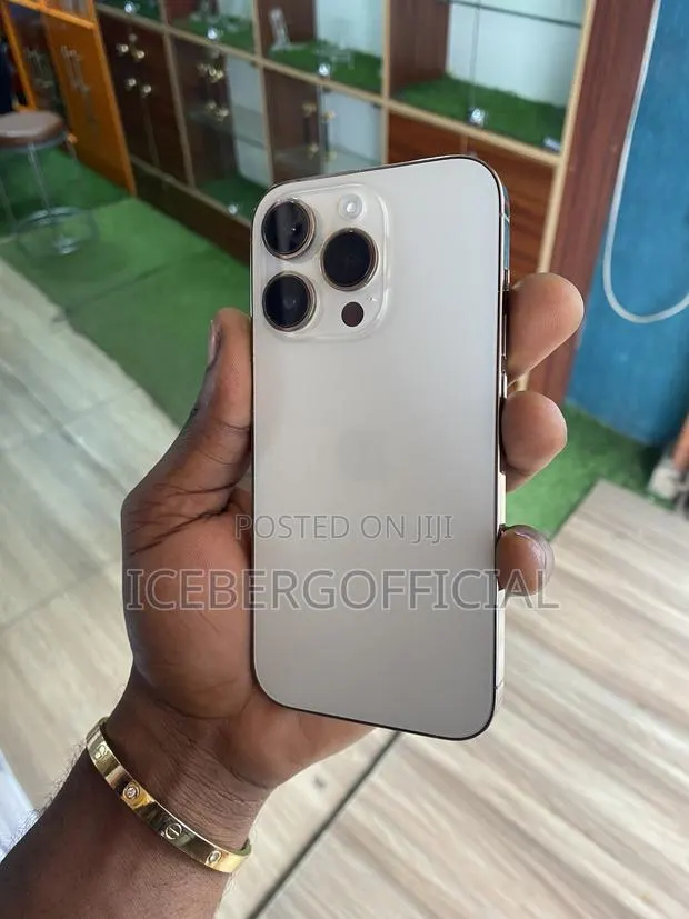 Apple iPhone 14 Pro 128 GB Gold · Photo 1