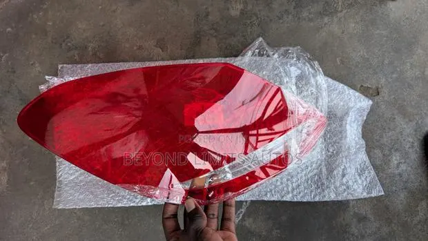 Mercedes Benz C300 2016,2017,2018,2019 Tail Light Cover / Lens · Photo 1