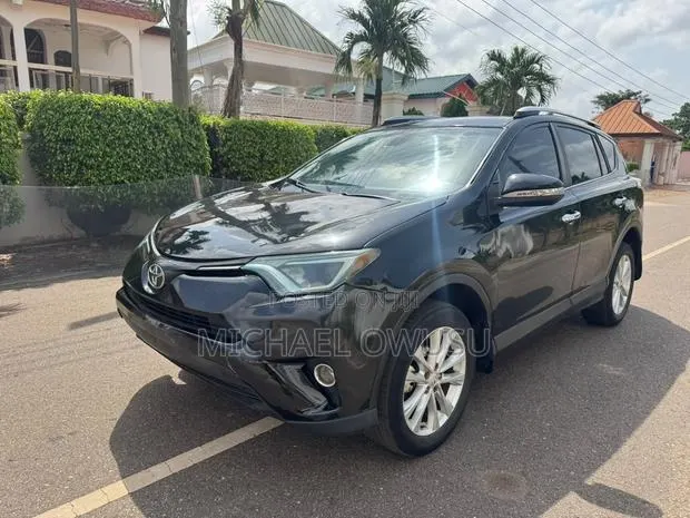 Toyota RAV4 2016 Black · Photo 1
