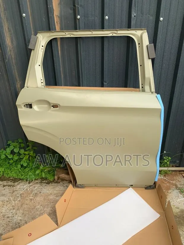 Mitsubishi Outlander 2023 Door · Photo 1
