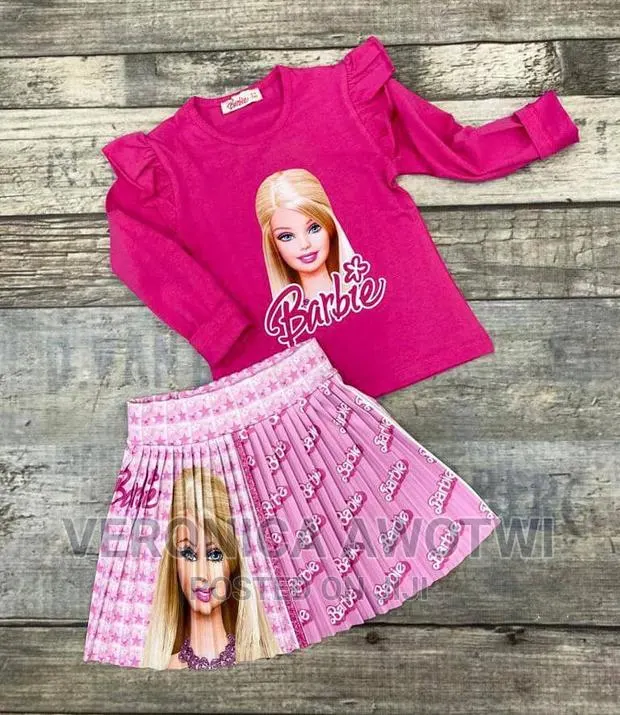 Barbie Skirt and Blouse · Photo 1