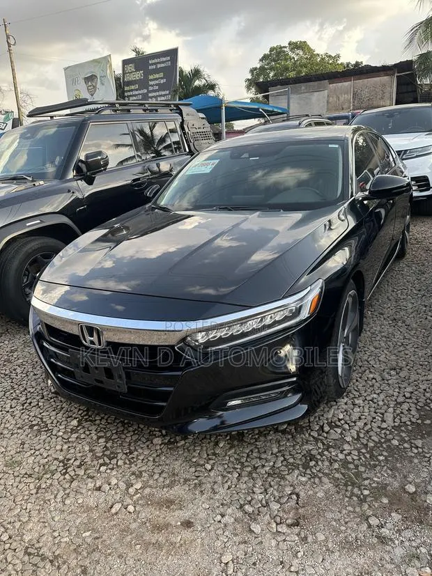 Honda Accord Touring 2.0T 2018 Black · Photo 1