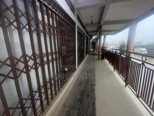 Double Shop for Rent at Kasoa · Photo 1