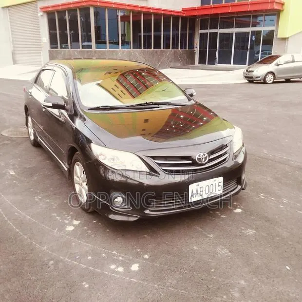 Toyota Corolla S 4dr Sedan (1.8L 4cyl 4A) 2013 Black · Photo 1