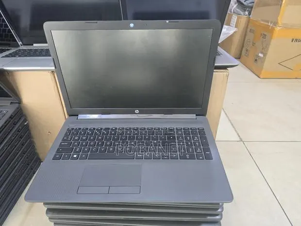 Laptop HP 255 G6 4GB AMD Ryzen 3 SSD 128GB · Photo 1