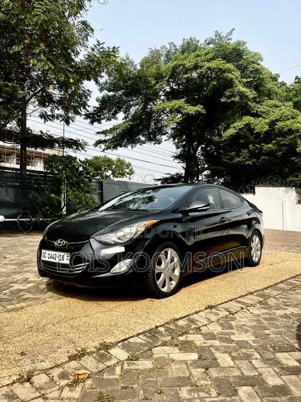 Hyundai Elantra Limited Sedan FWD (1.8L 4cyl 6A) 2013 Black · Photo 1