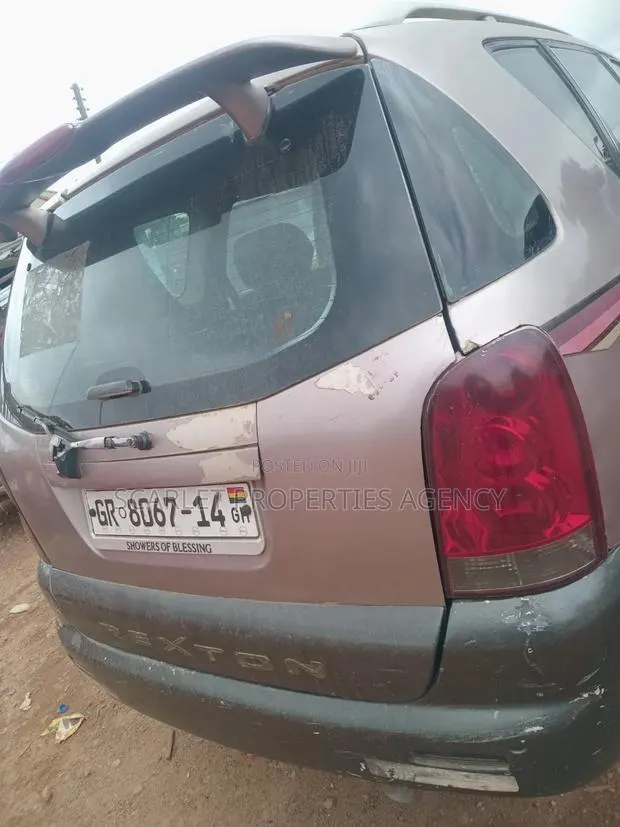 SsangYong Rexton 2008 Silver · Photo 1