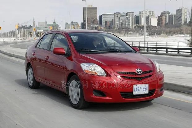 Toyota Yaris 2008 Headlight Pair · Photo 1