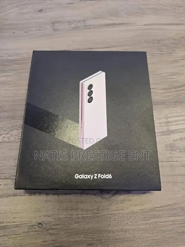 New Samsung Galaxy Z Fold6 512 GB Gold · Photo 1