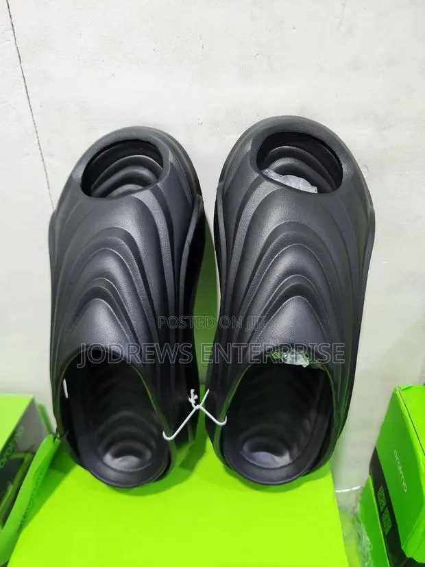 Oraimo Crestfrom Ergonomic Anti-Skid Slipper · Photo 1