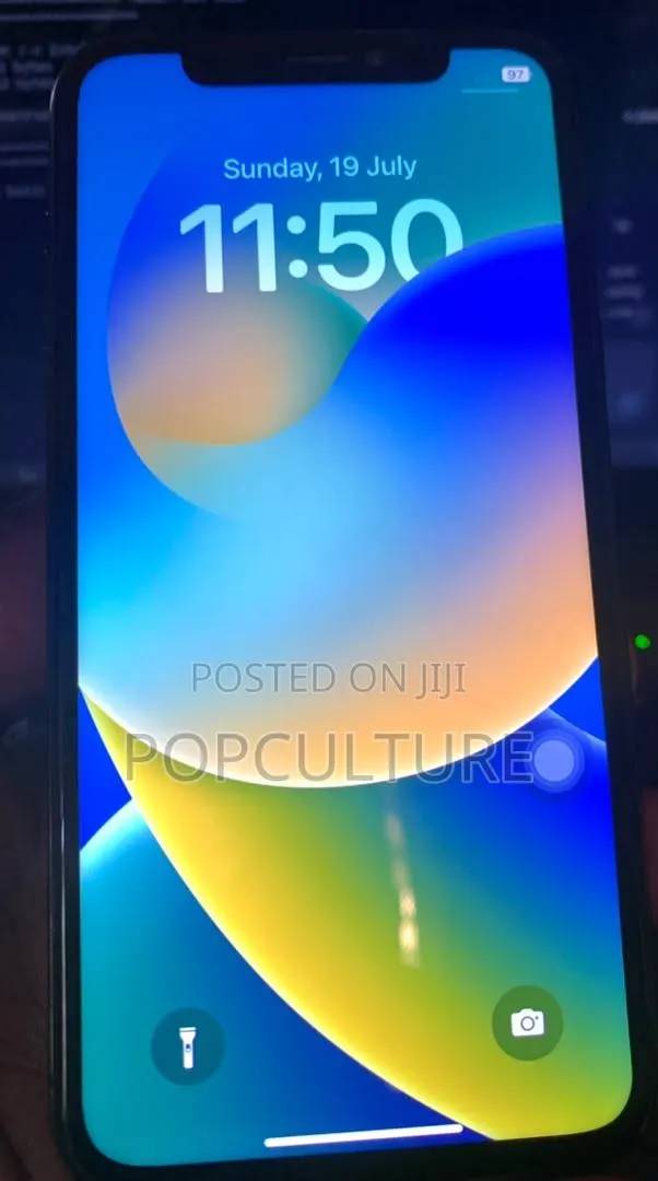 Apple iPhone X 64 GB Black · Photo 1