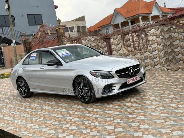 Mercedes-Benz C300 2021 Silver · Photo 1