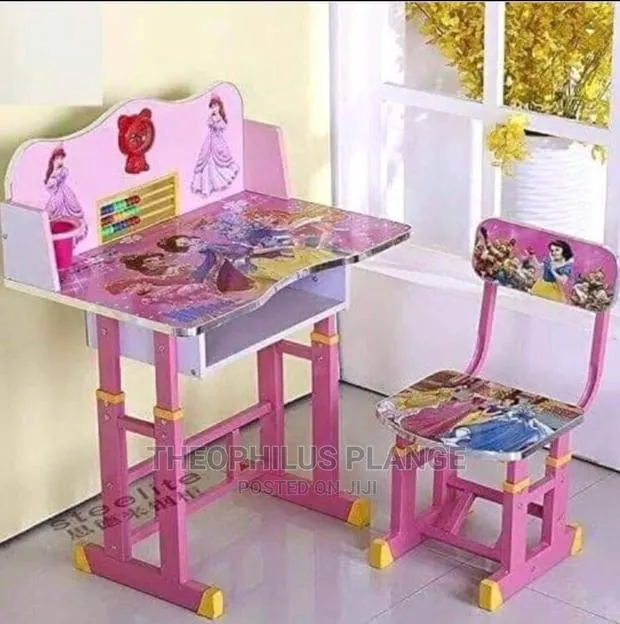 Kids Learning Table and Chairs · Photo 1