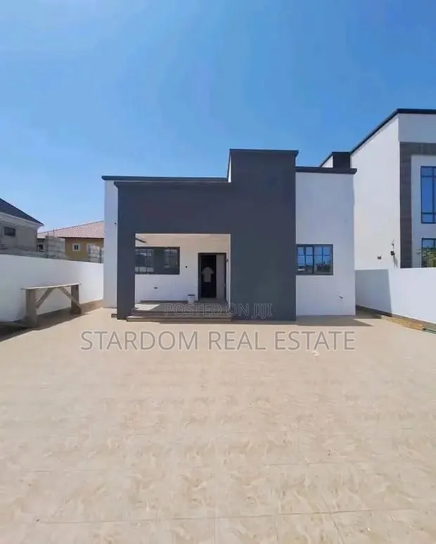 3bdrm Bungalow in Community 19 Annex, Lashibi for sale · Photo 1