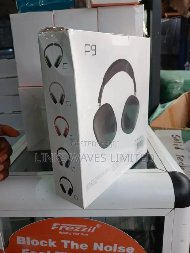 P9 Wireless Headset · Photo 1