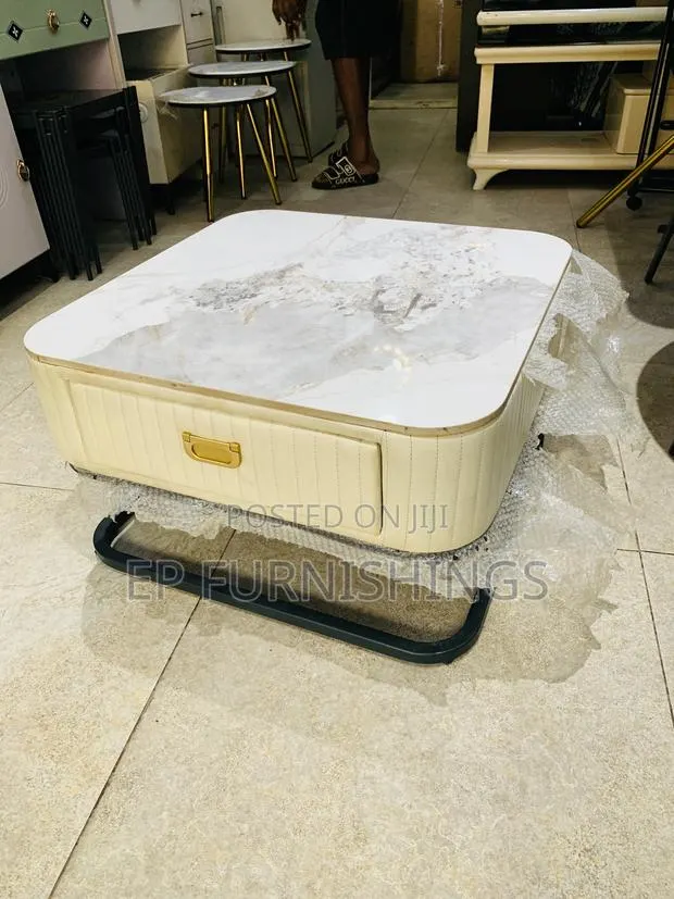 Marble Centre Table · Photo 1