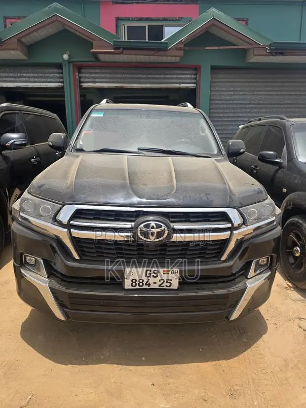 Toyota Land Cruiser 2010 Black · Photo 1