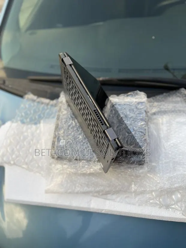 Laptop Dell Latitude 5300 2-in-1 8GB Intel Core i5 SSD 256GB · Photo 1
