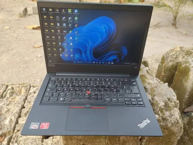 Laptop Lenovo 16GB AMD Ryzen 3 SSD 256GB · Photo 1