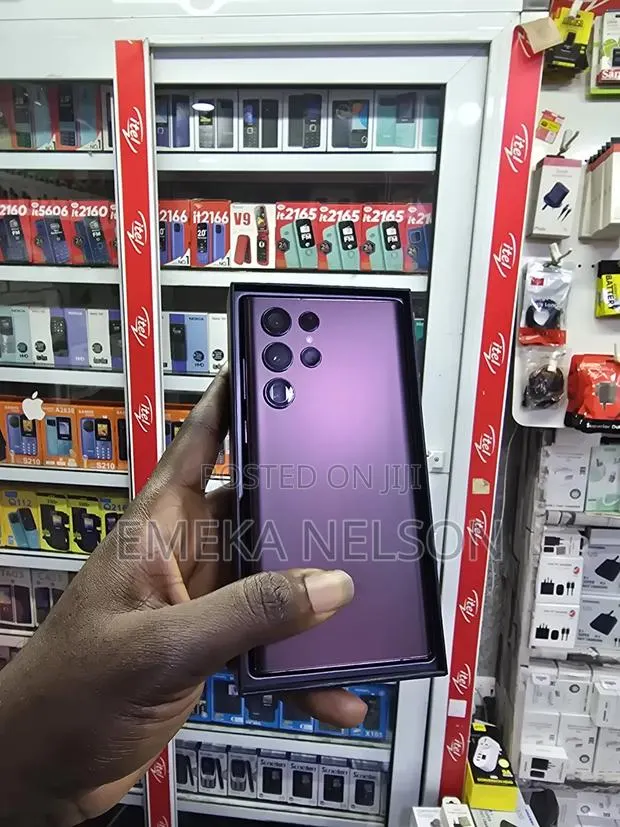 New Samsung Galaxy S22 Ultra 5G 256 GB Purple · Photo 1