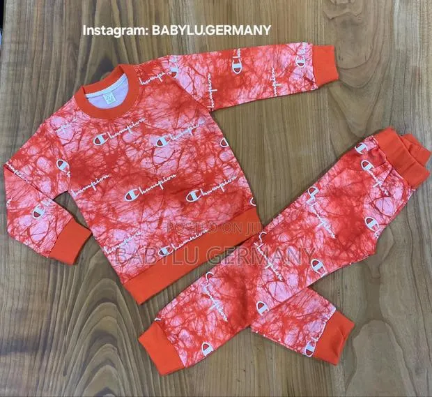 Orange Champion Jogger Set · Photo 1
