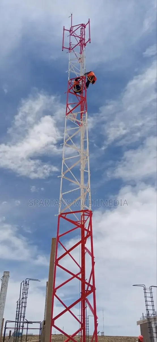 Antenna Tower / Mast · Photo 1