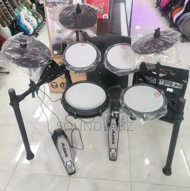 Alesis Nitro Max Electronic Drum Kit. · Photo 1