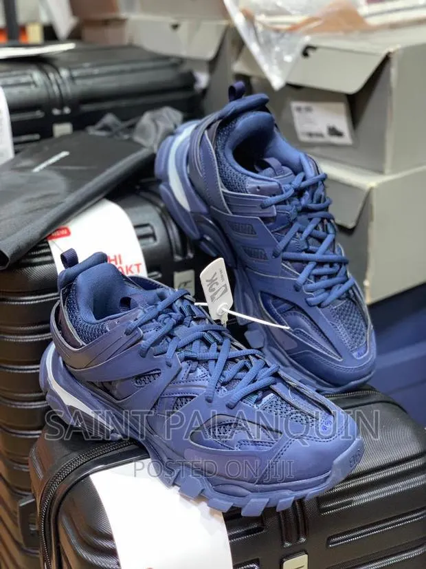 Quality Balenciaga Sneakers · Photo 1