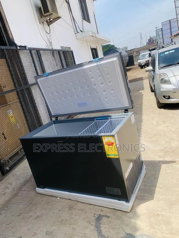 Zealous Sleek Dark Grey Chest Freezer 371l Samsung · Photo 1